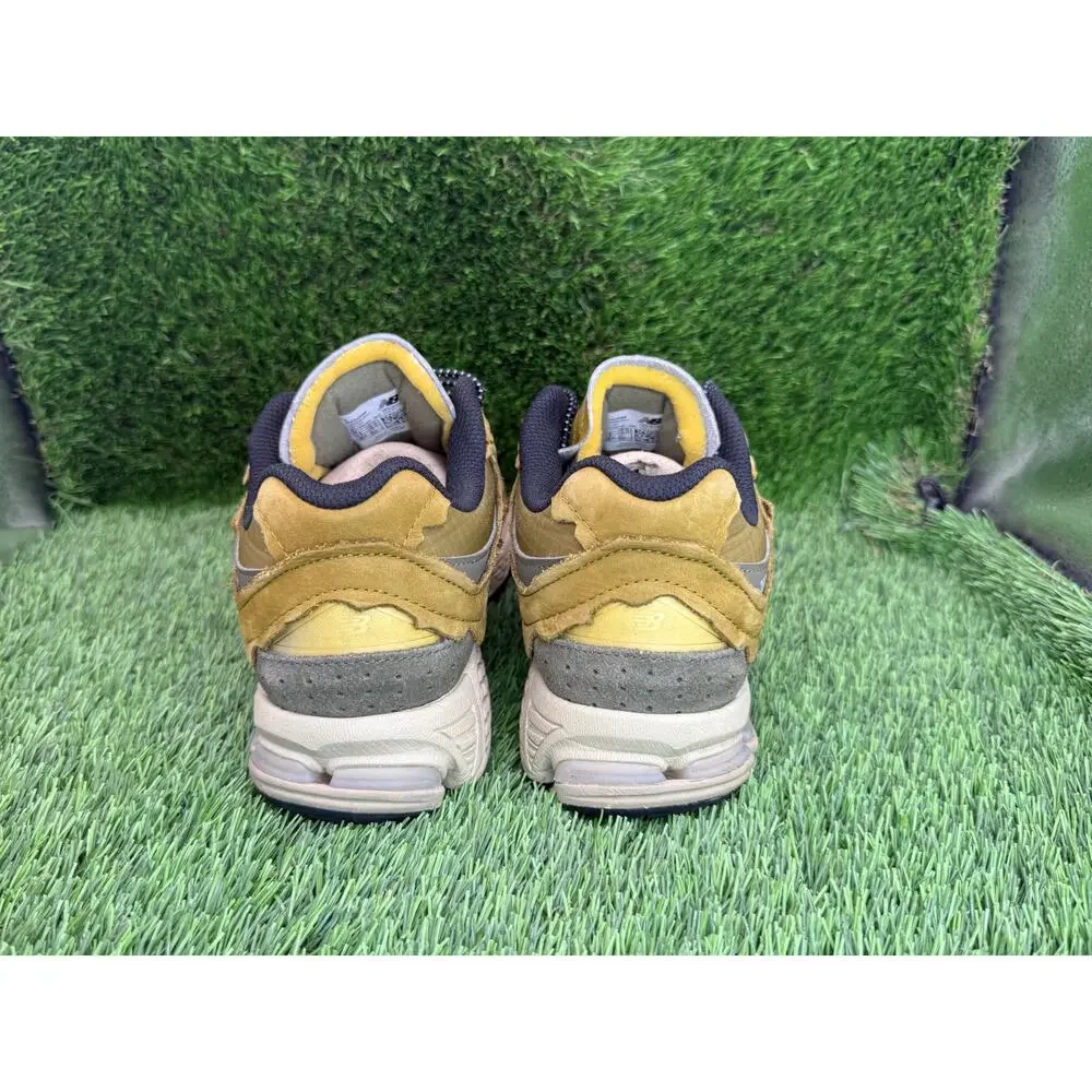 New Balance 2002R M2002RDP Athletic Sneaker Unisex M6/W7.5D Brown Suede Running